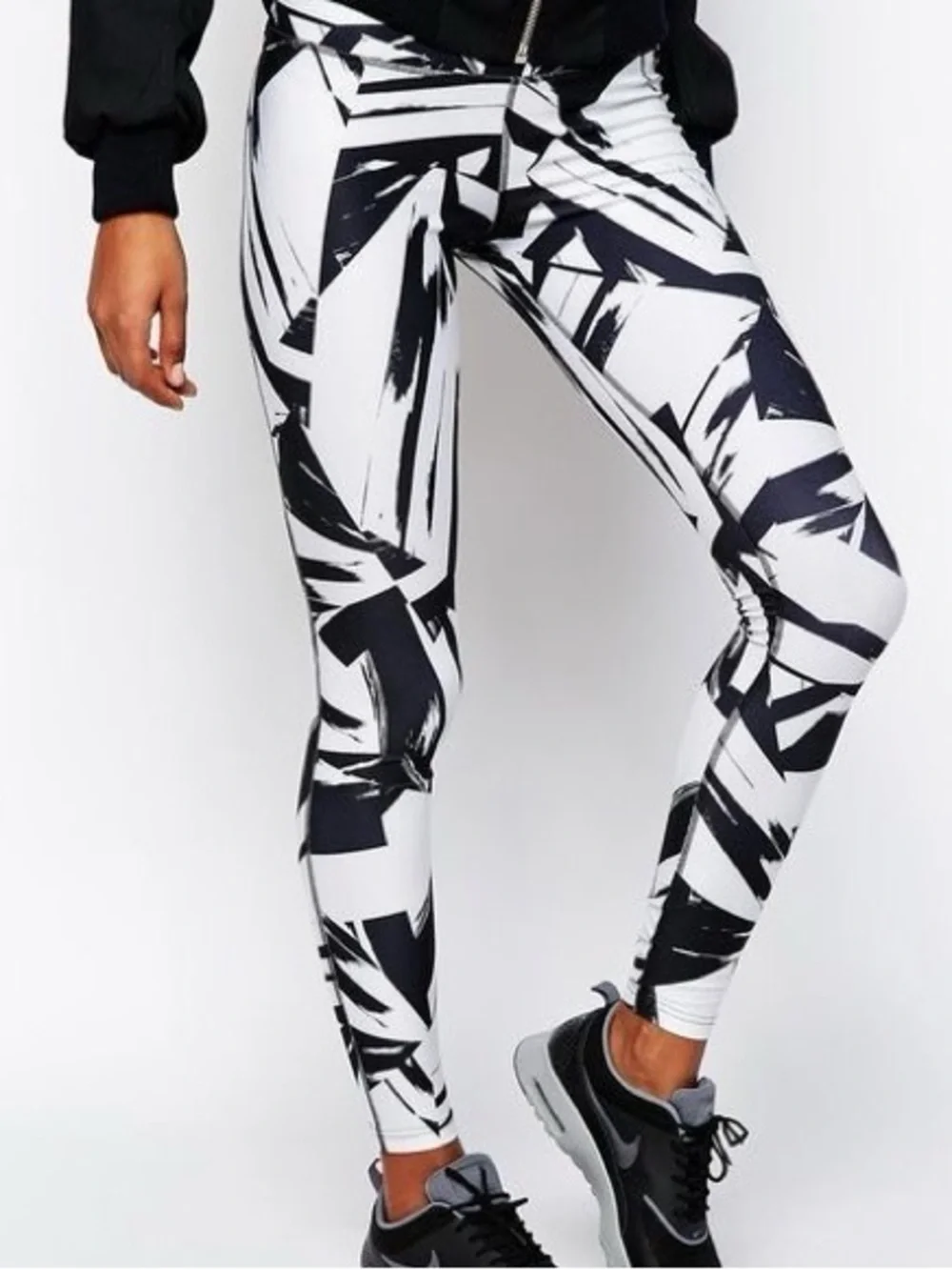 Nike Black & White Abstract High-Rise Leggings